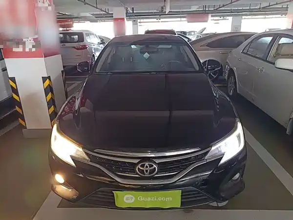 Toyota Reiz 2014