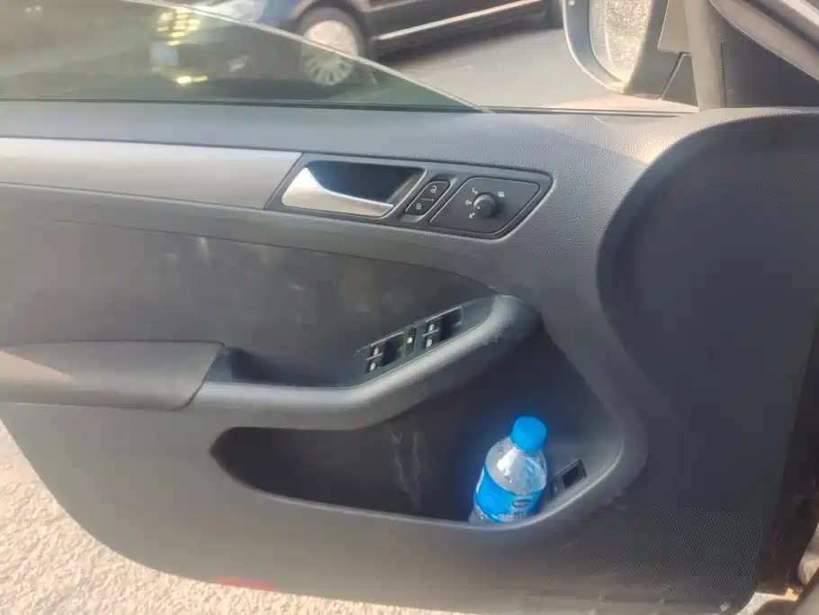 Volkswagen Sagitar 2013