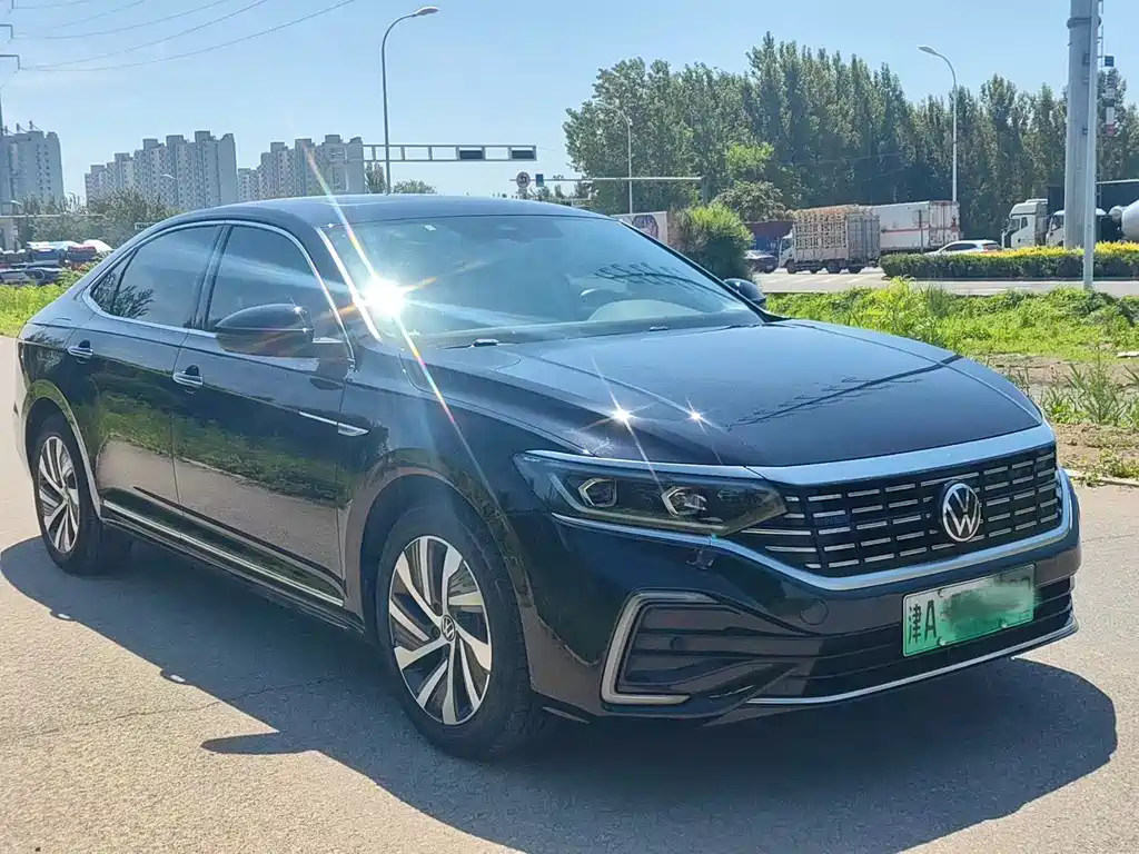 Volkswagen Passat PHEV 2022 — фото 2