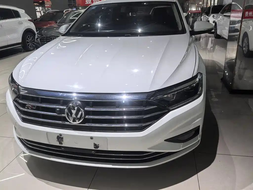 Volkswagen Sagitar 2020