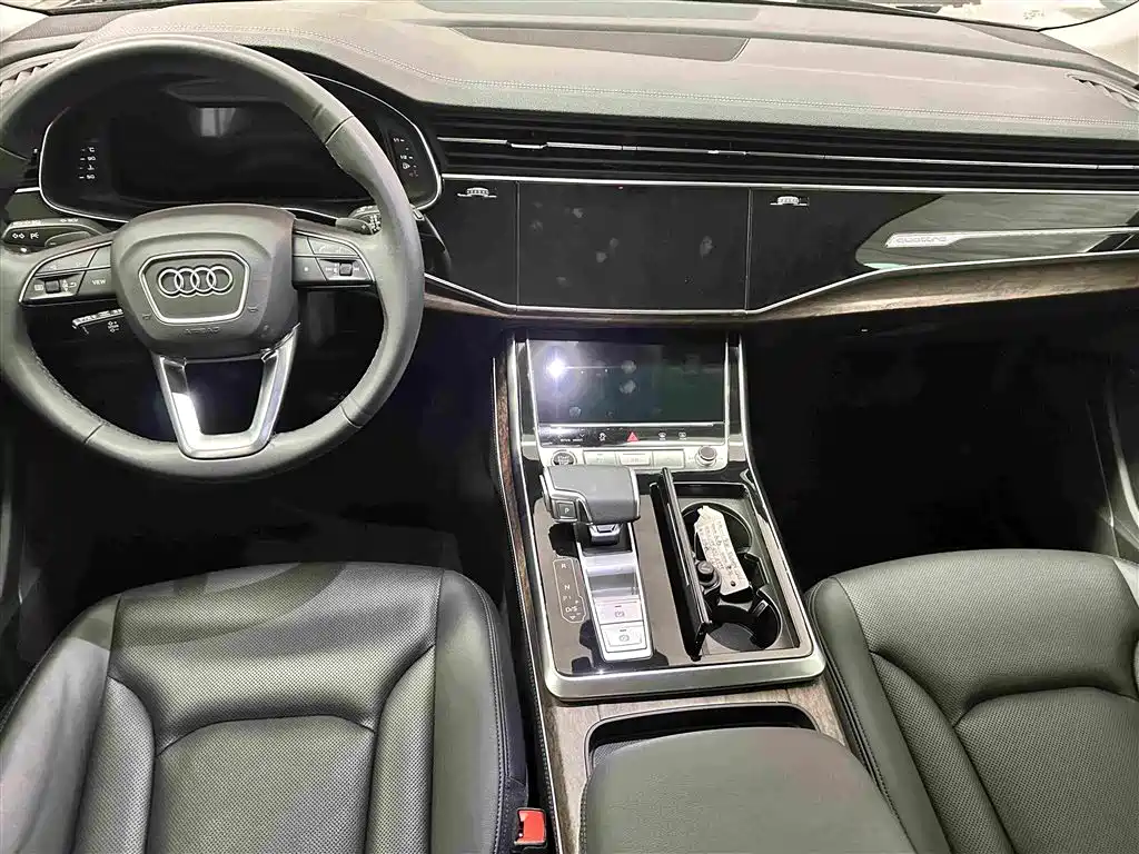 Audi Q7 2023 — фото 13