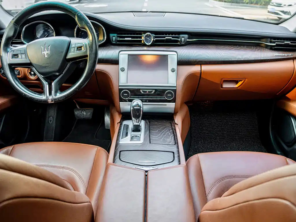Maserati Quattroporte 2016 — фото 13
