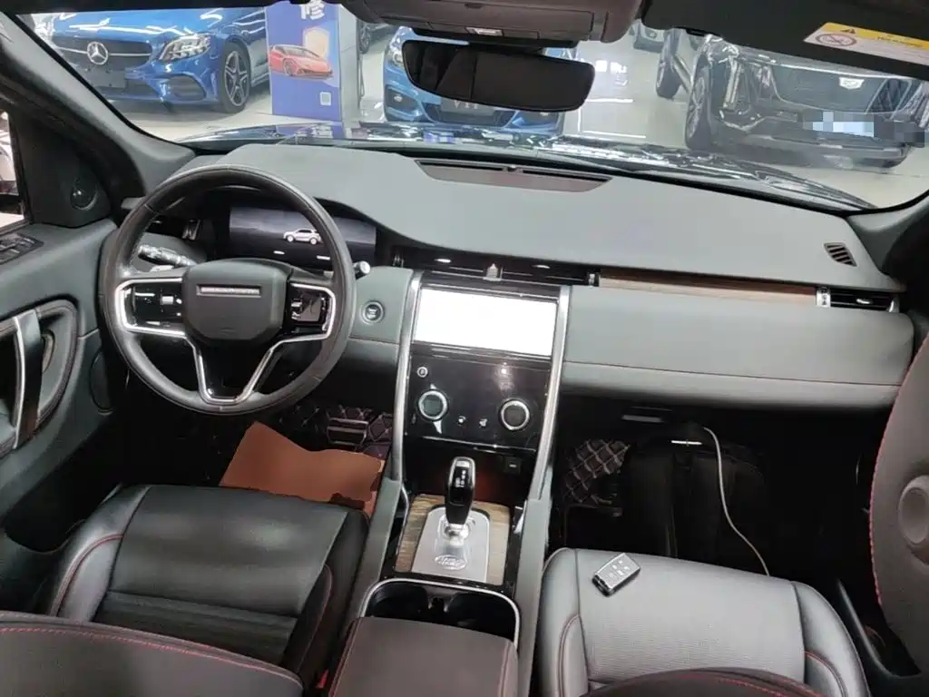Land Rover Discovery Sport 2023 — фото 10