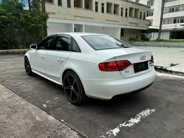 Audi A4L 2011