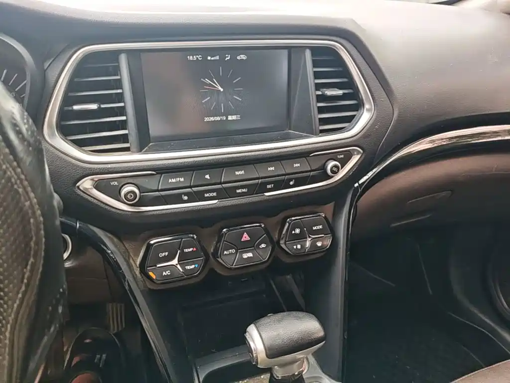 GAC Trumpchi GS4 2017 — фото 13