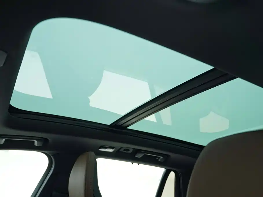 Volvo XC90 2023 — фото 12