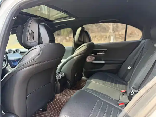 Mercedes-Benz C-Class 2024