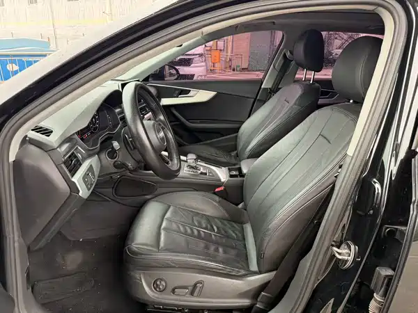 Audi A4L 2018