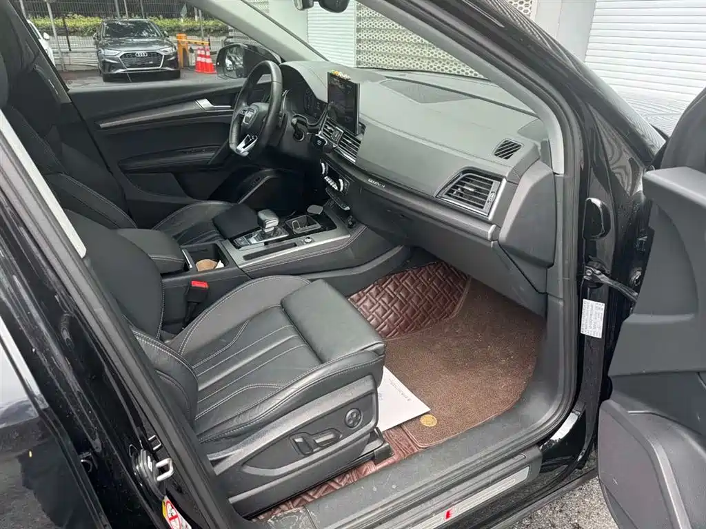 Audi Q5L 2022 — фото 14