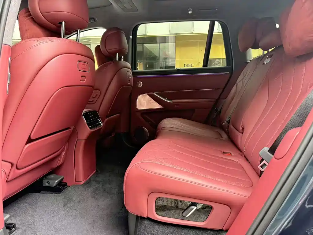 AITO M8 2025 — фото 10
