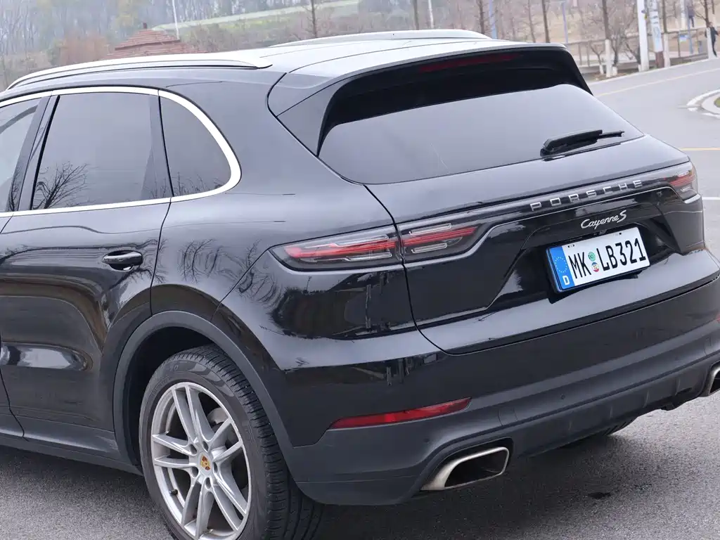 Porsche Cayenne 2019 — фото 6