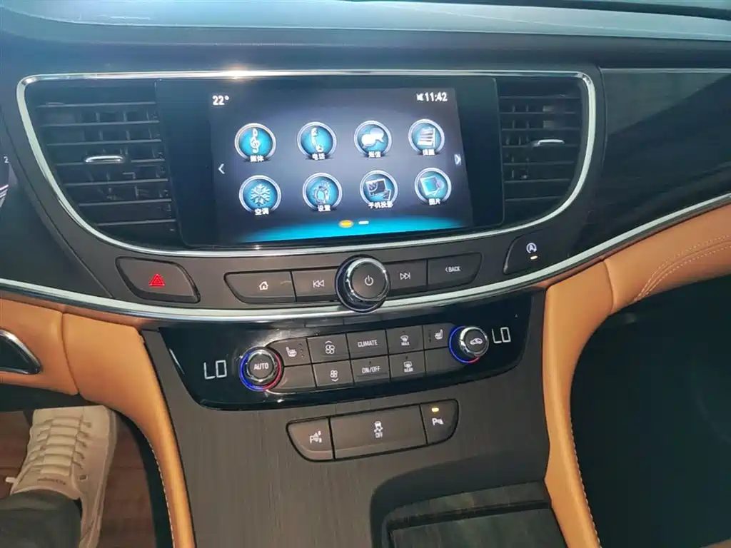 Buick LaCrosse 2018 — фото 13