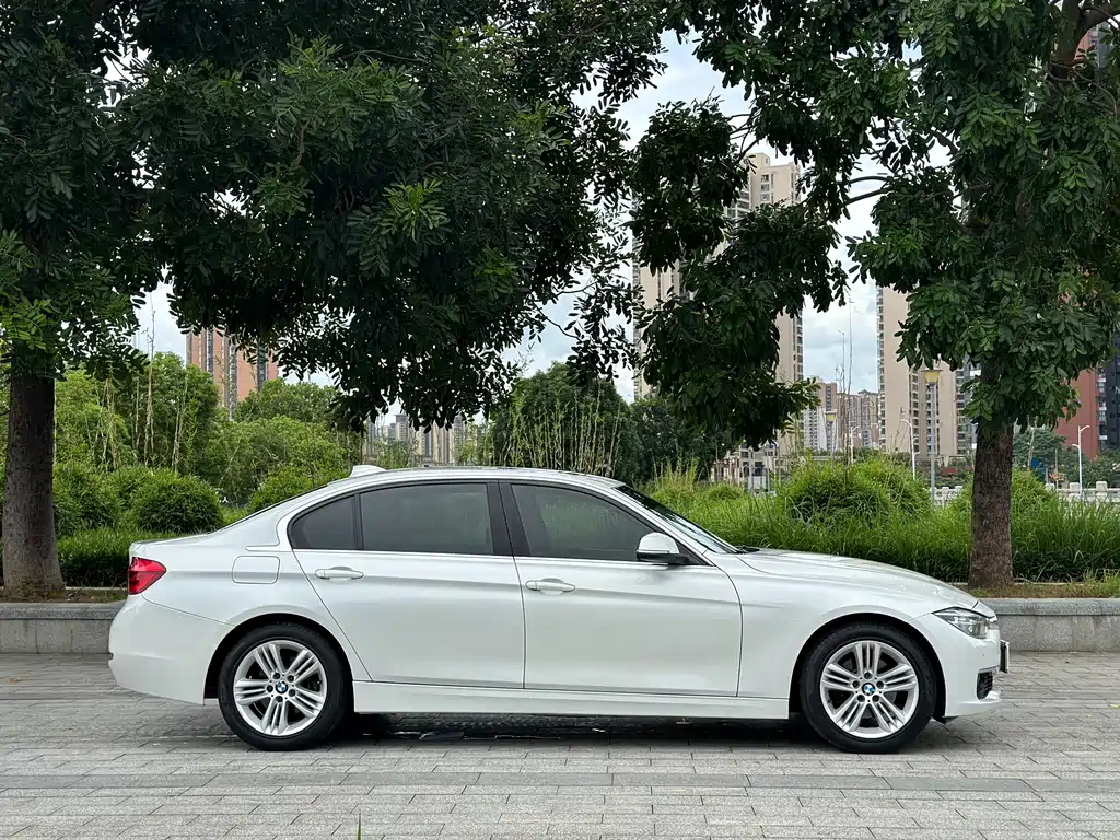 BMW 3 Series 2017