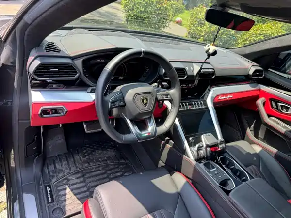 Lamborghini Urus 2023