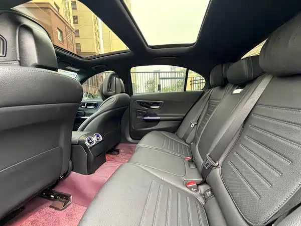 Mercedes-Benz C-Class 2025