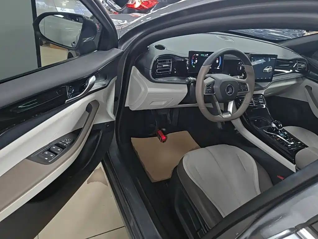 BYD Qin PLUS 2024 — фото 16
