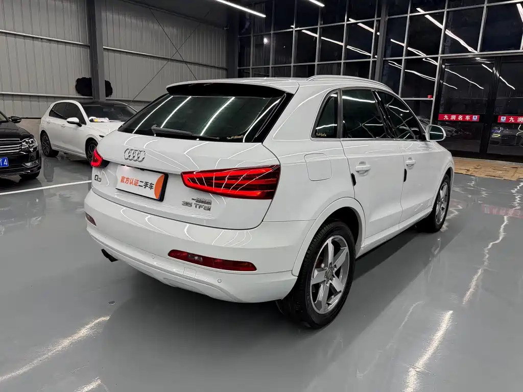 Audi Q3 2016 — фото 12
