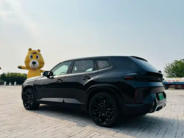 BMW XM 2023