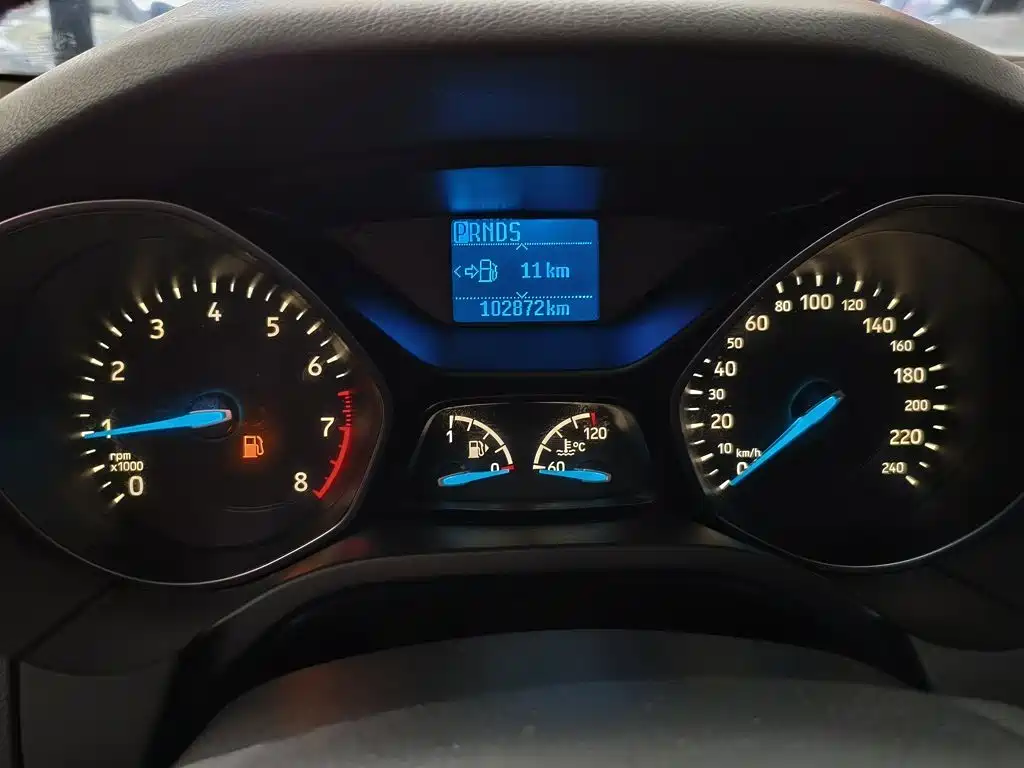 Ford Focus 2015 — фото 12