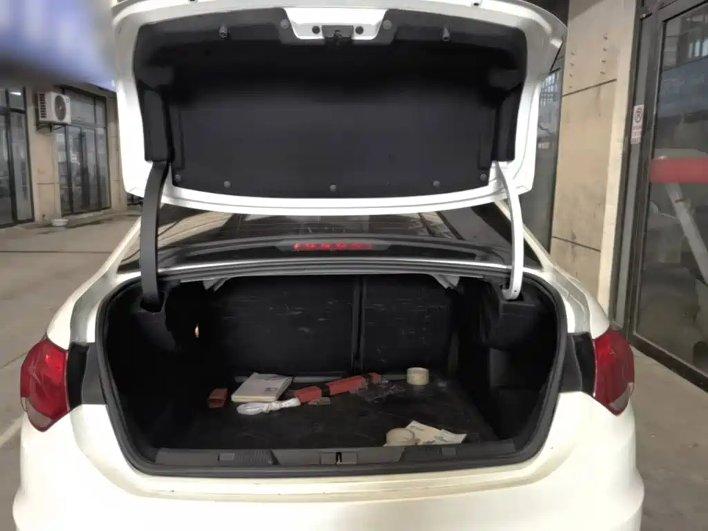 Citroën C4L 2015 — фото 19