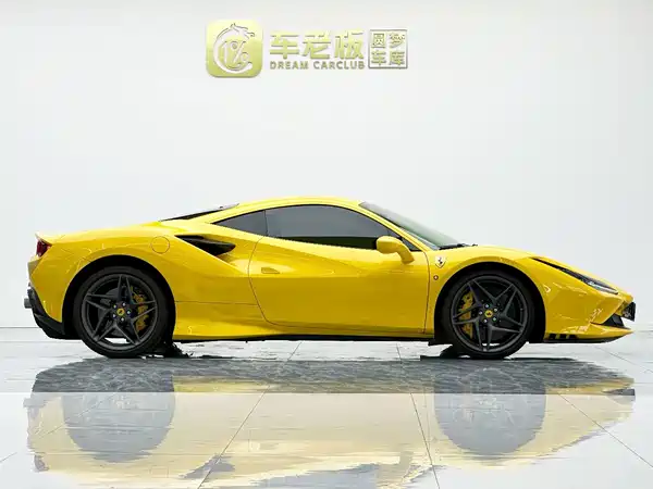 Ferrari F8 2021