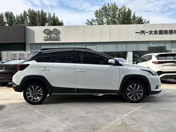 Toyota Yaris L 2020