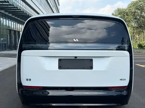 Li Auto MEGA 2025
