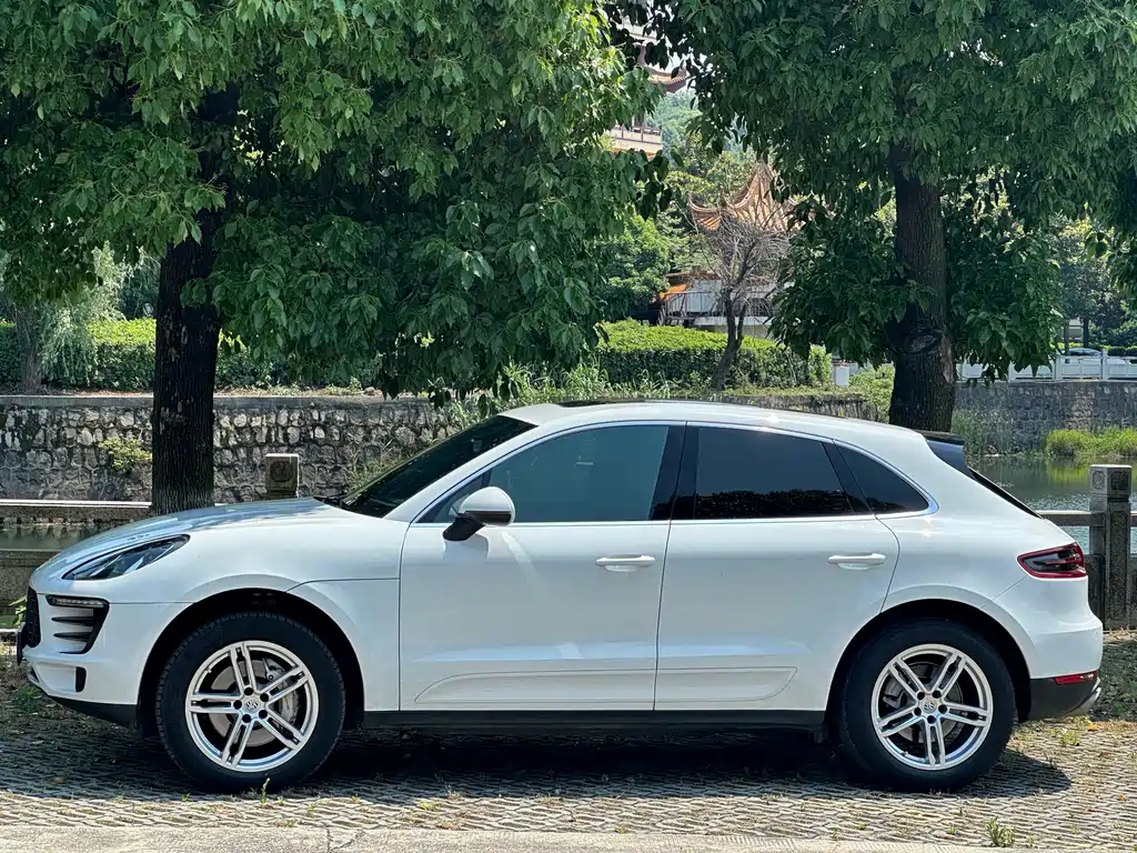 Porsche Macan 2017 — фото 4