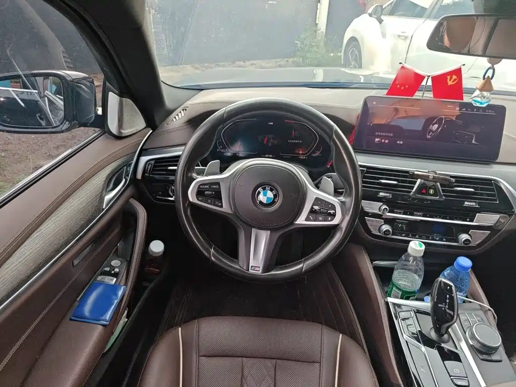 BMW 5 Series 2021 — фото 11