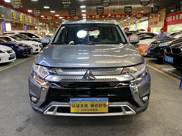 Mitsubishi Outlander 2020