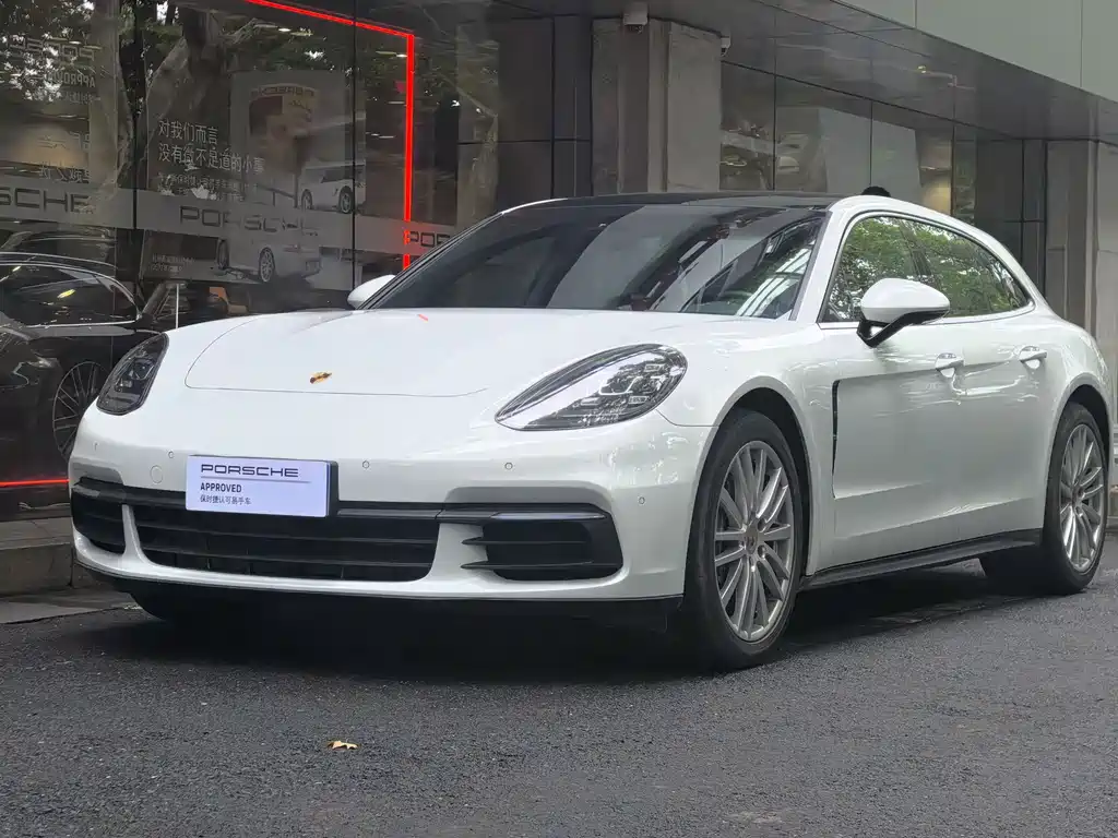 Porsche Panamera 2018 — фото 1