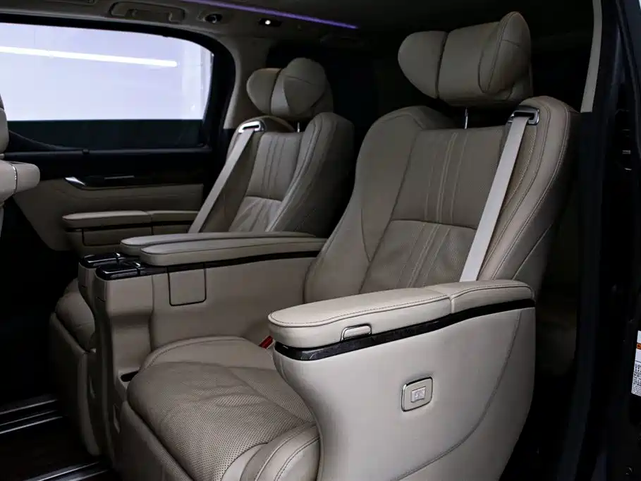 Toyota Vellfire 2022 — фото 14