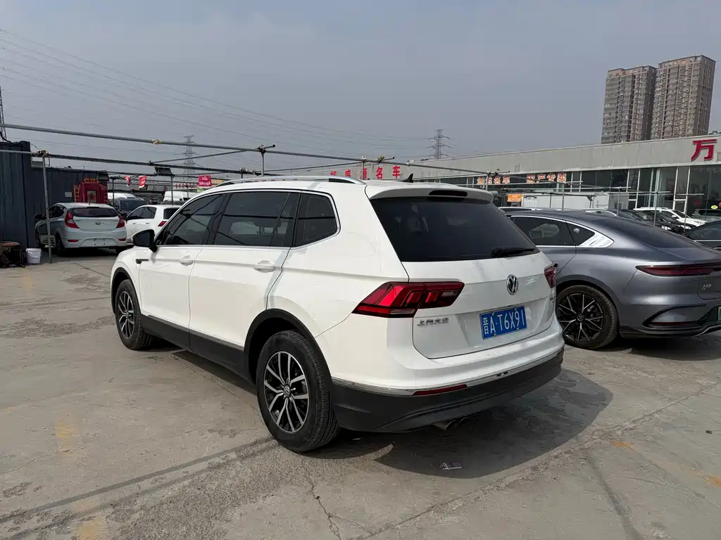 Volkswagen Tiguan L 2018 — фото 7