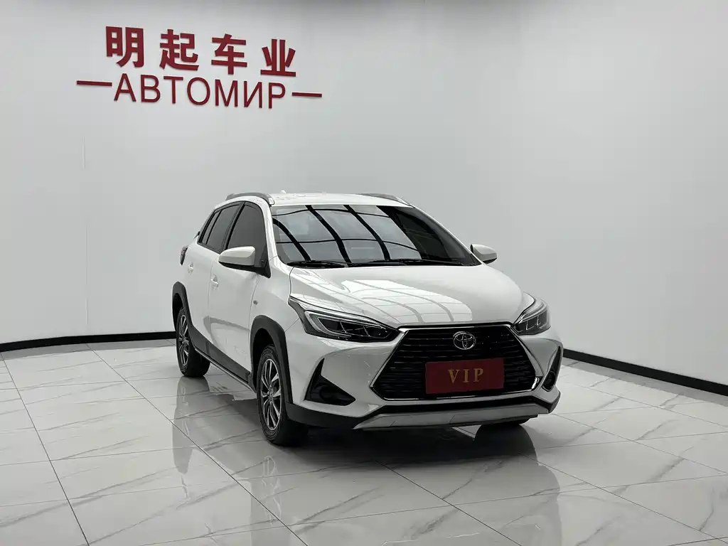 Toyota Yaris L 2023