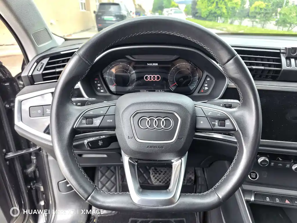 Audi Q3 2023 — фото 18
