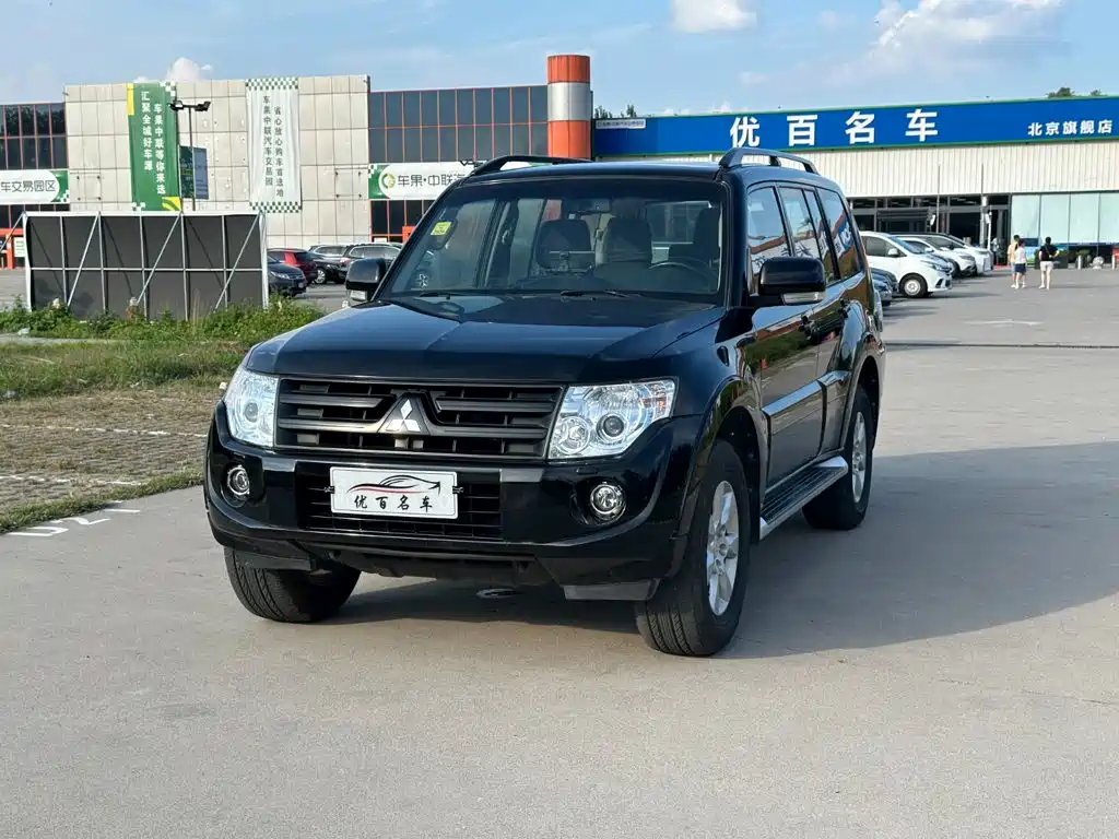 Mitsubishi Pajero 2014