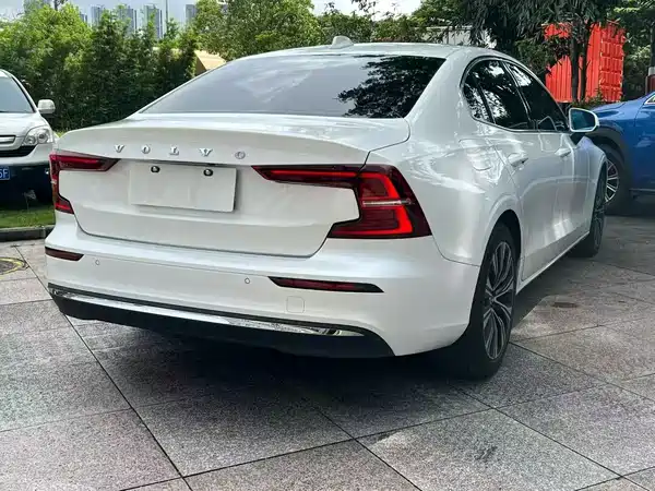 Volvo S60 2024