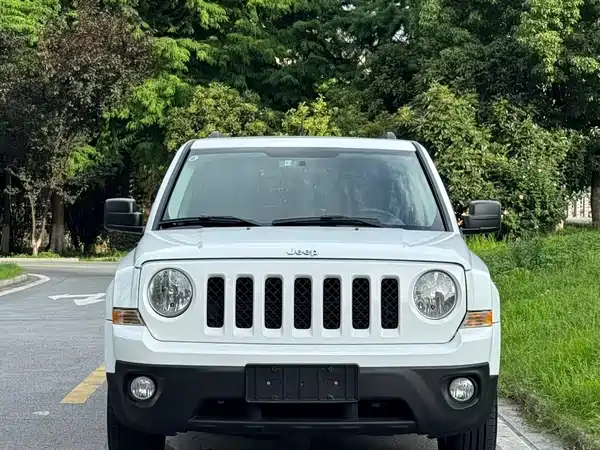 Jeep Freelancer 2015