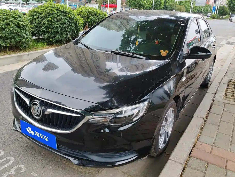 Buick Excelle 2018 — фото 1