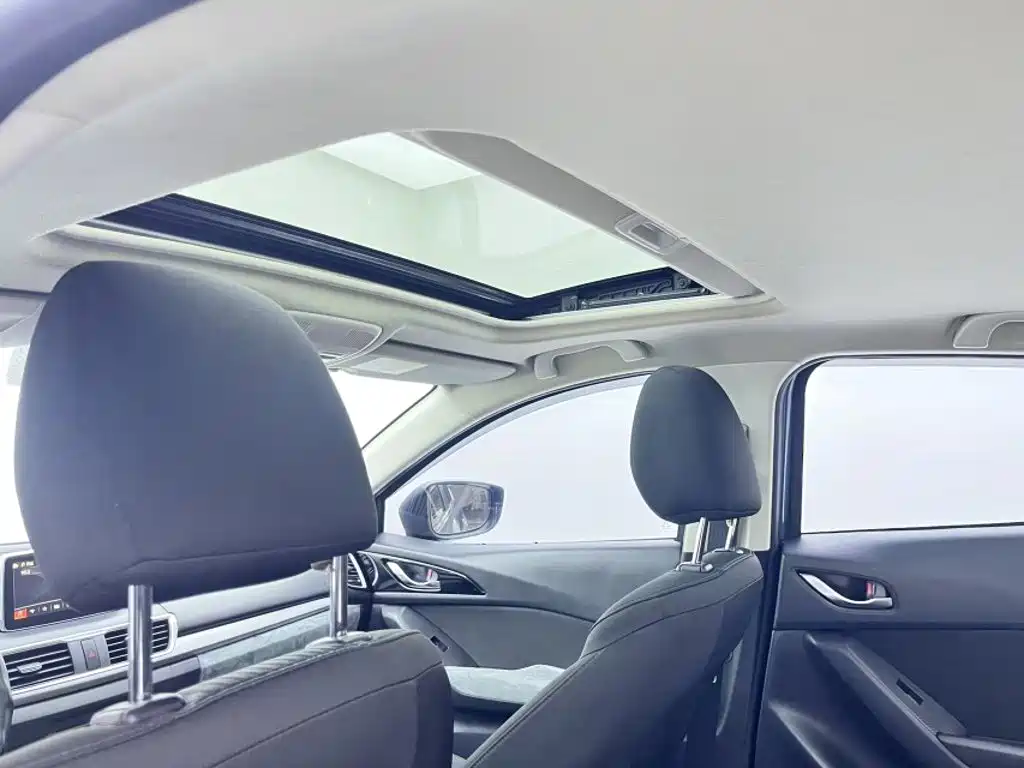 Mazda 3 Axela 2015 — фото 8