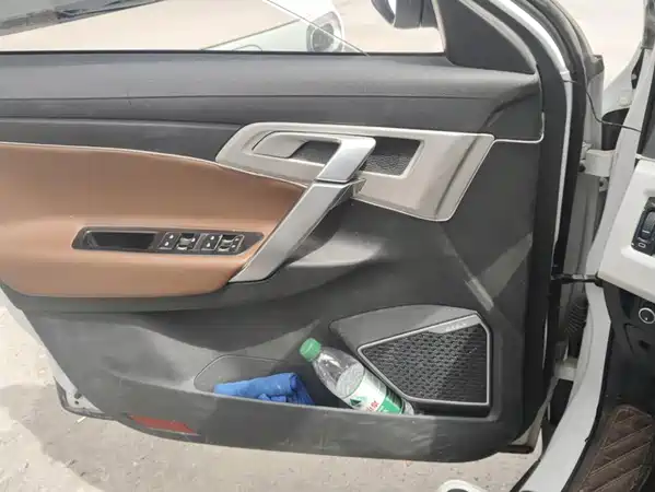 Geely Boyue 2021