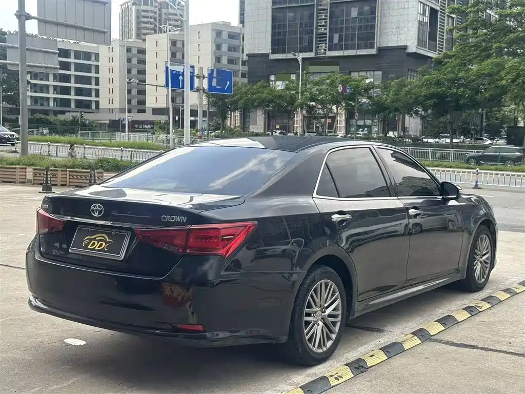 Toyota Crown 2017