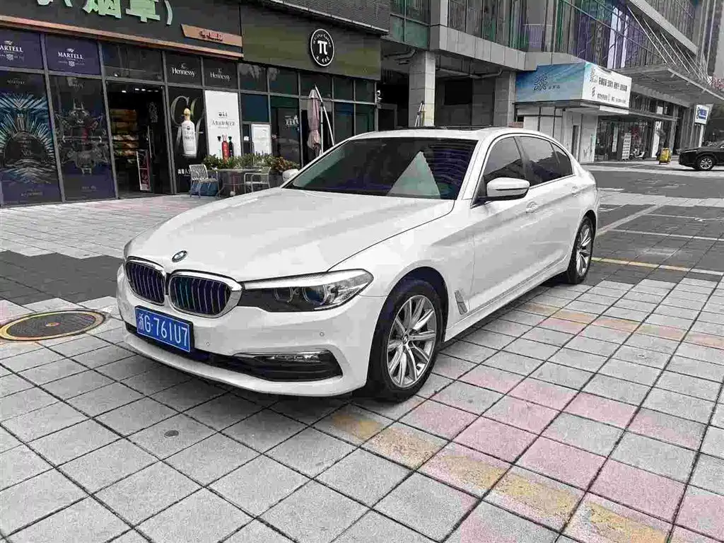 BMW 5 Series 2018 — фото 2