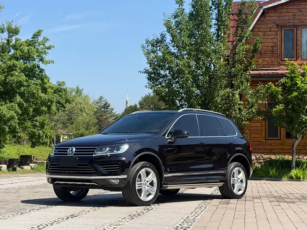 Volkswagen Touareg 2017 — фото 1