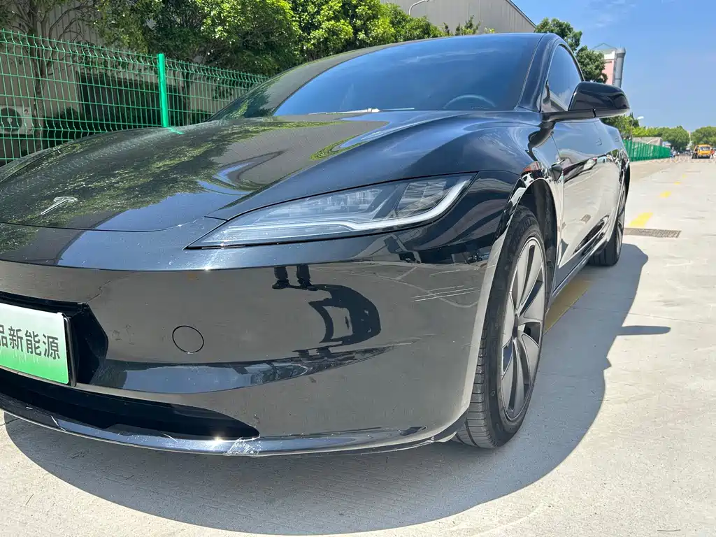 Tesla Model 3 2023 — фото 15