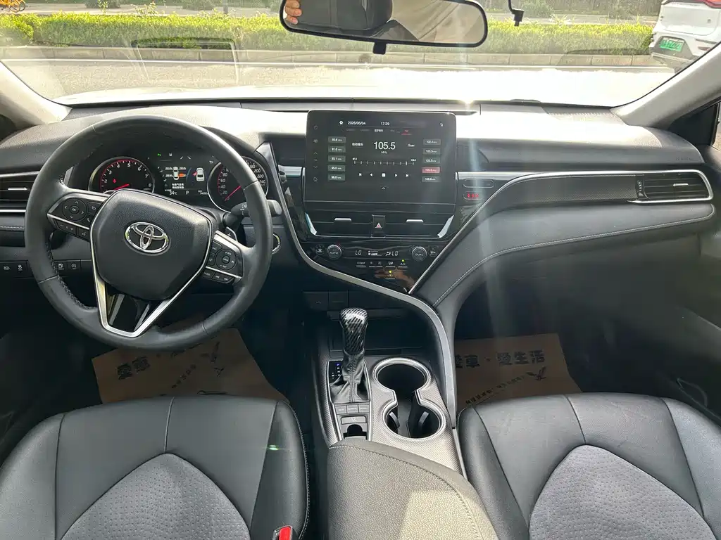 Toyota Camry 2021 — фото 4