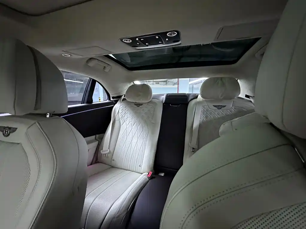 Bentley Flying Spur 2021 — фото 19