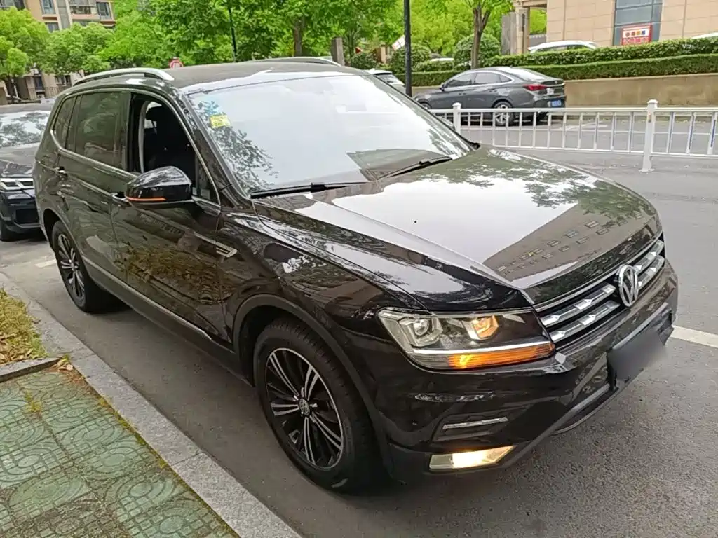 Volkswagen Tiguan L 2020 — фото 22