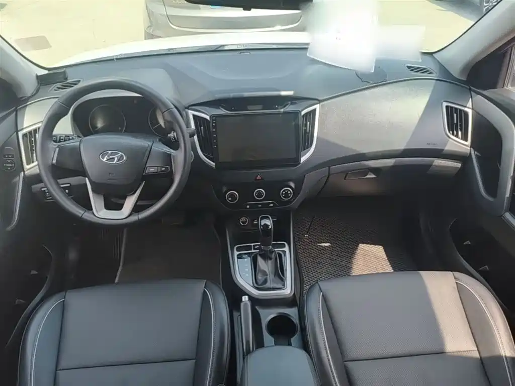 Hyundai ix25 2015 — фото 10