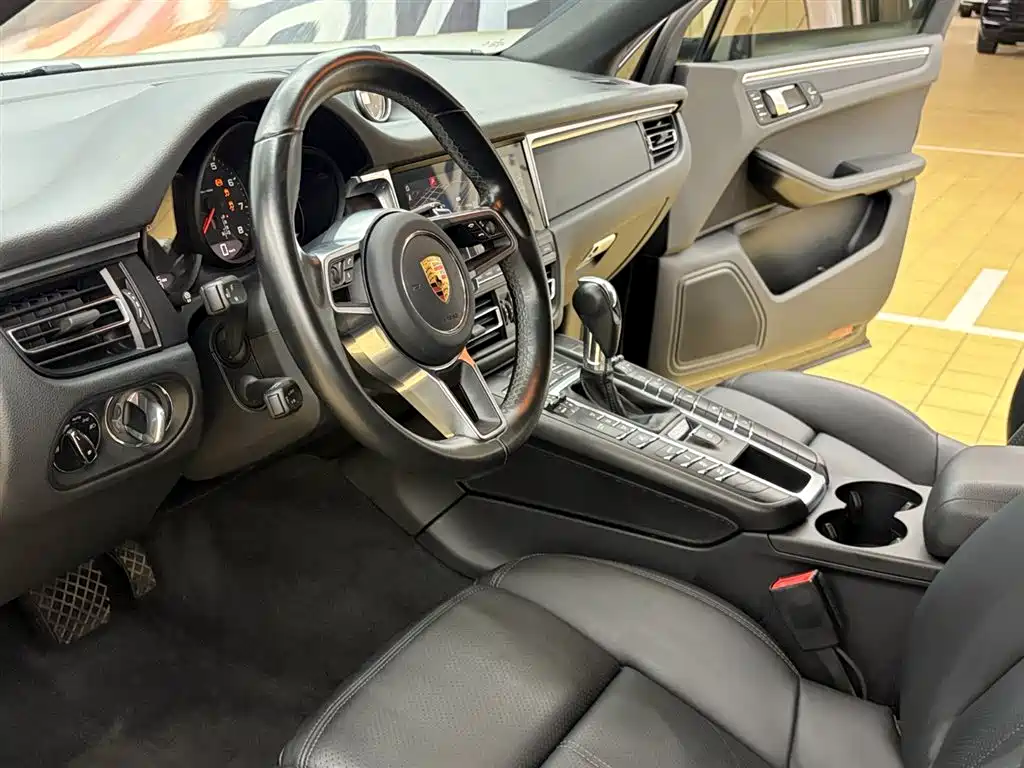 Porsche Macan 2020 — фото 9